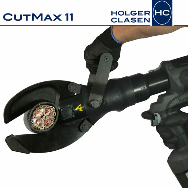 Akku-Schneidwerkzeug CutMax 11, Akkuschneider für Erdkabel, Produktdarstellung beim durchschneiden eines Kabels